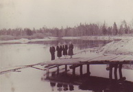 Фото предоставлено Кузнецовым Юрием Ивановичем. (май 1956 г.) - на старом ежегодно разбираемом мосту.