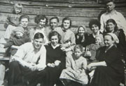 Фото предоставлено Пыренковым Юрием Михайловичем: семьи Пыренковых и Хламовых, 1959 г