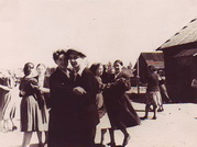 Фото предоставлено Кузнецовым Юрием Ивановичем. (май 1956 г.) - на танцплощадке с Кочетыговым. Анатолием.
